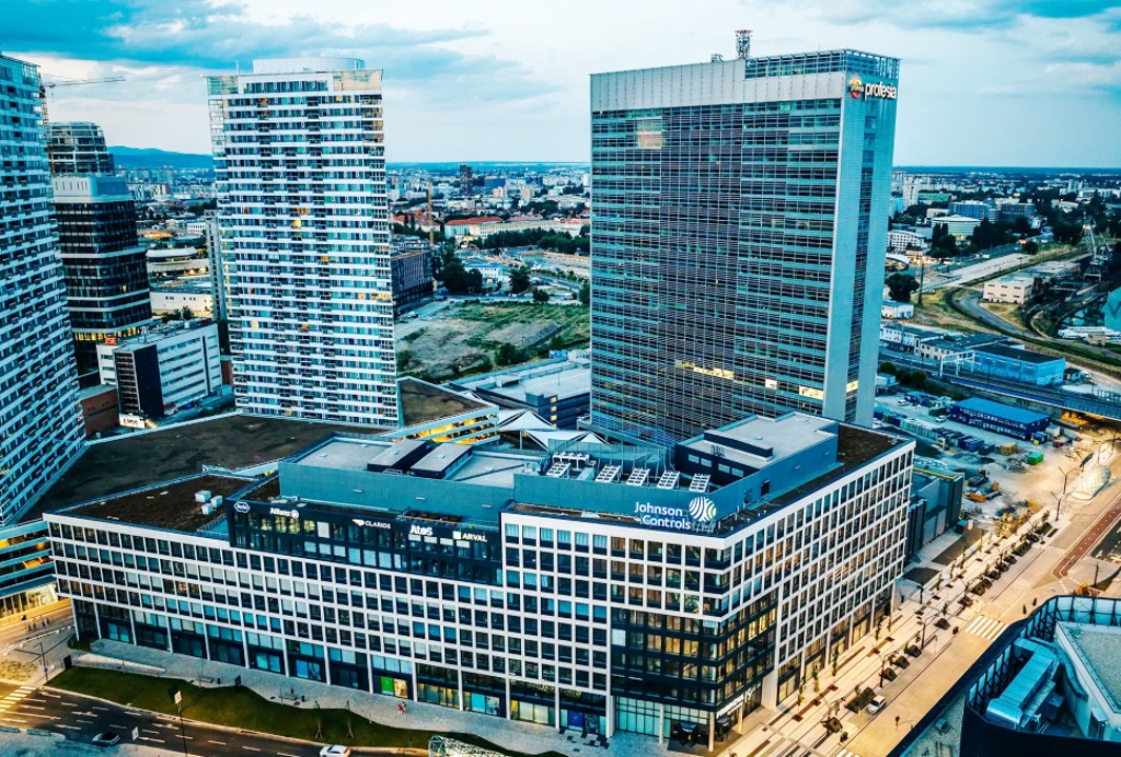 Bratislavský vežiak má novú veľkokapacitnú batériu. Smart riešenie vie riadiť spotrebu